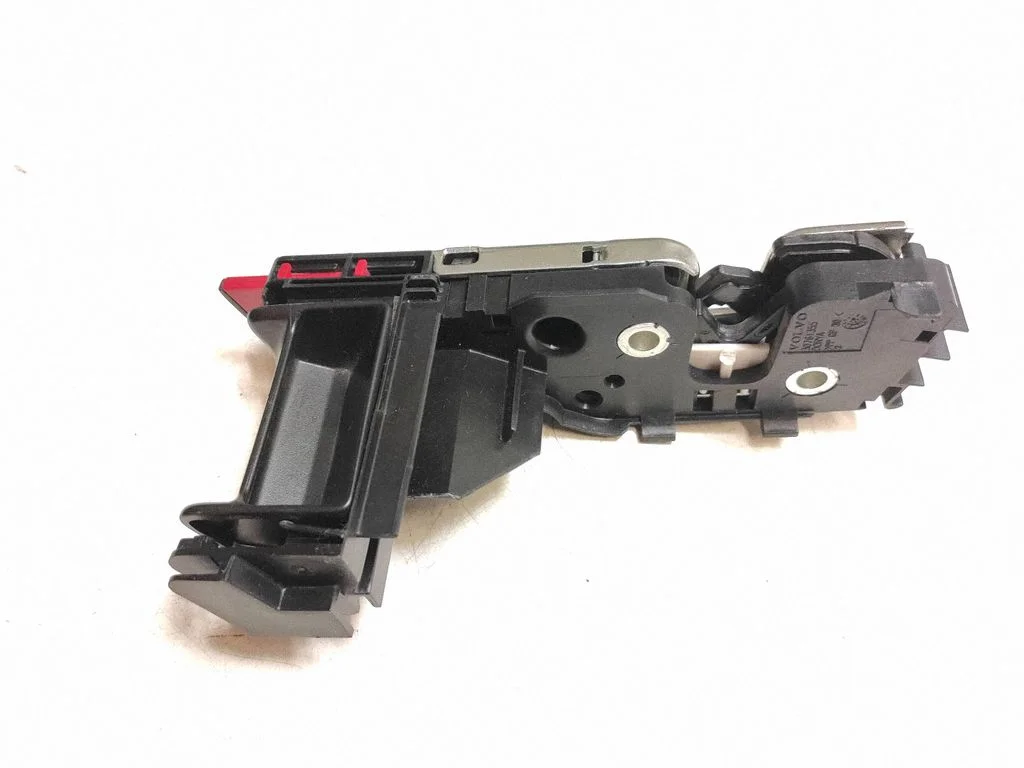 Seat back rest lock catch – Volvo XC70 (2008-2013)