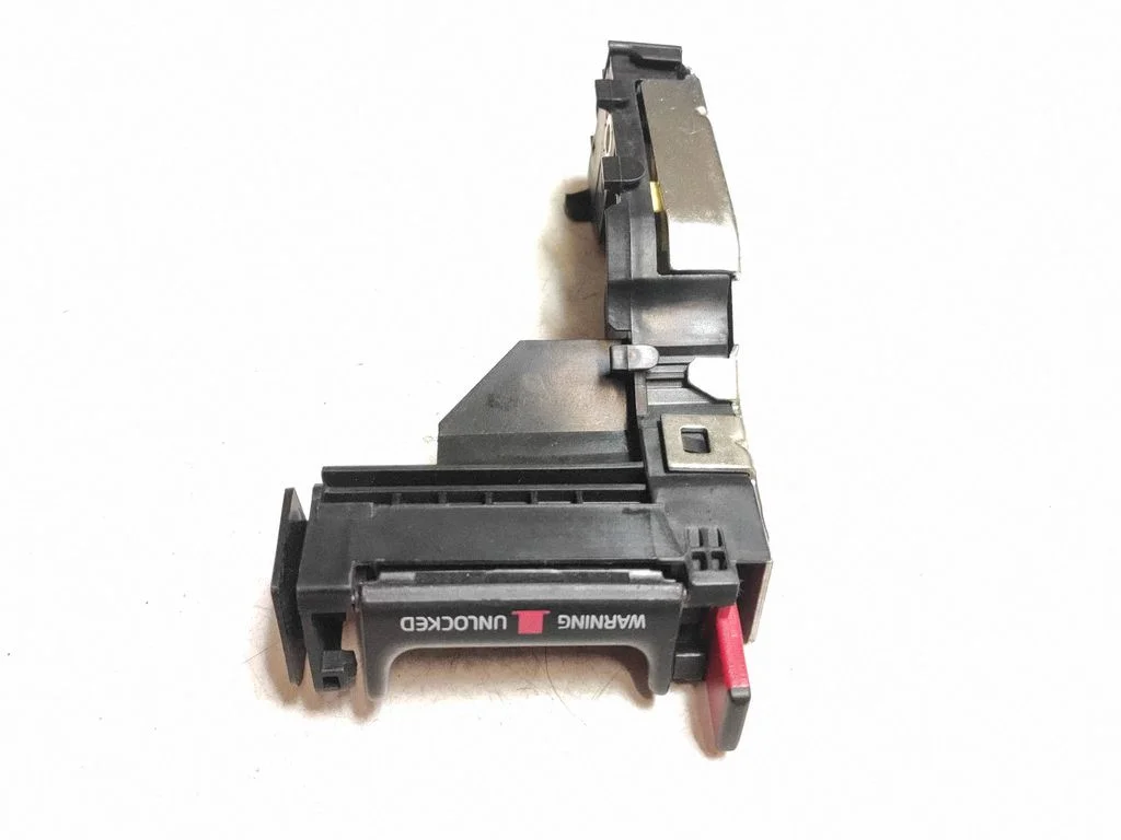 Seat back rest lock catch – Volvo XC70 (2008-2013)