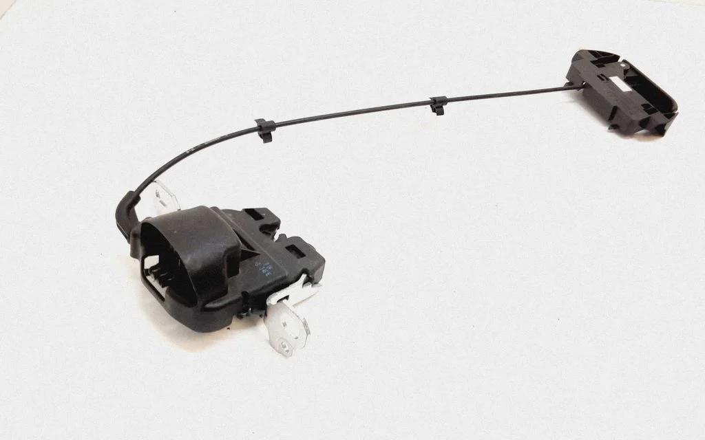 Seat back rest lock catch – Mercedes-Benz C-Class W205 (2014-2021)
