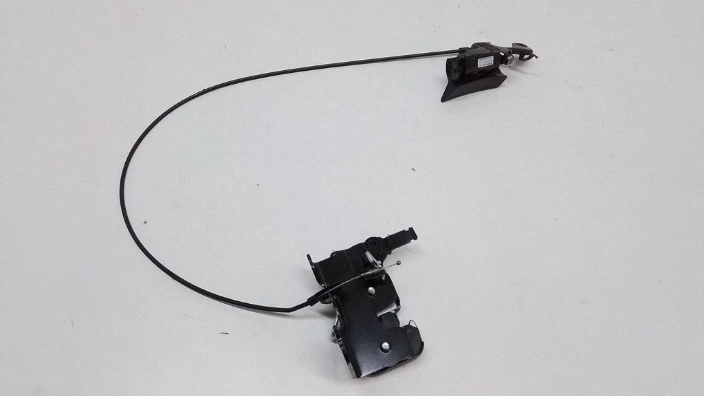 Seat back rest lock catch – Mercedes-Benz E-Class W212 (2009-2016)