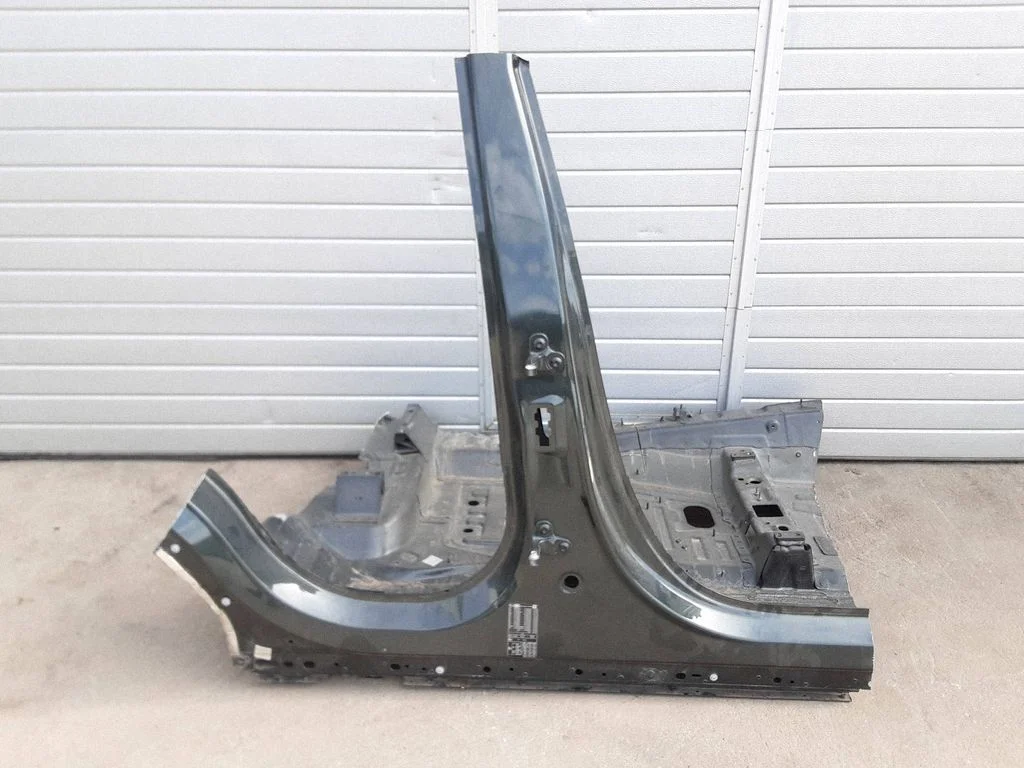 Esimene lävepakk (kereosa) – Land Rover Range Rover L460 Type LK (2022-)