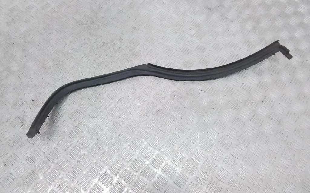 Rubber seal rear door 95B839762B