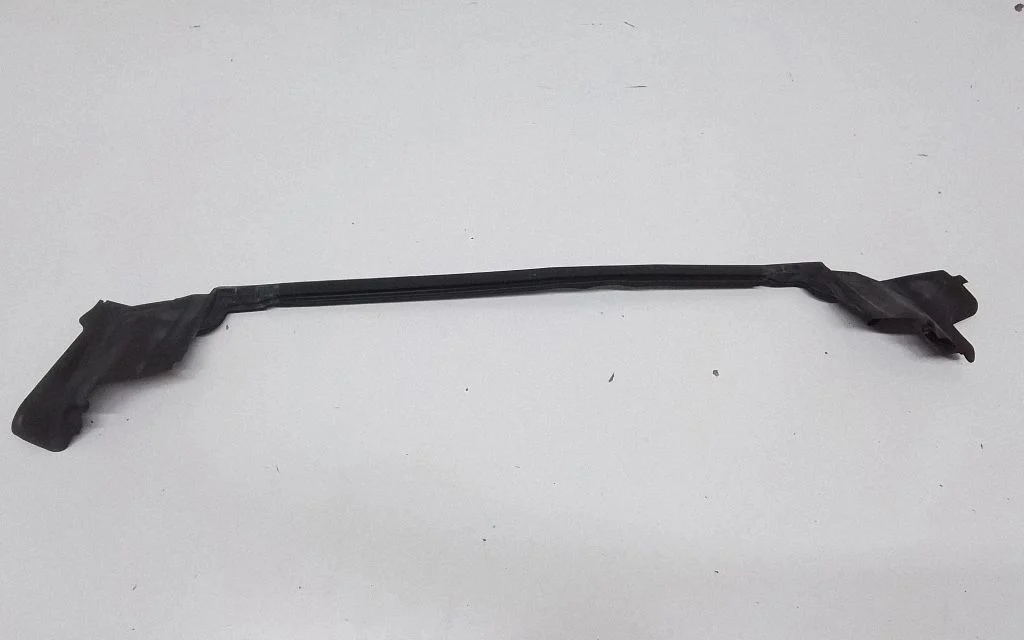Rubber seal rear door 7352841