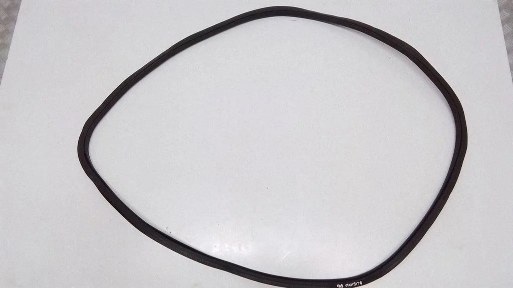 Rubber seal rear door – front right