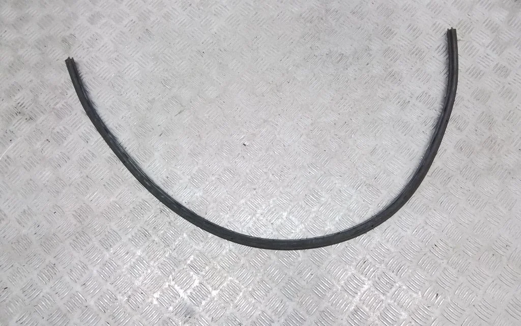 Rubber seal front coupe door window – Volvo XC90 (2014-)