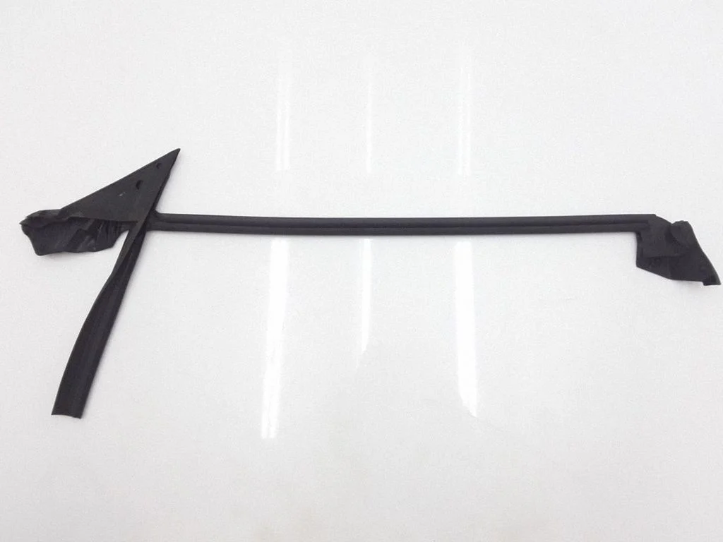 Rubber seal front coupe door window – Mercedes-Benz C-Class W205 (2014-2021)