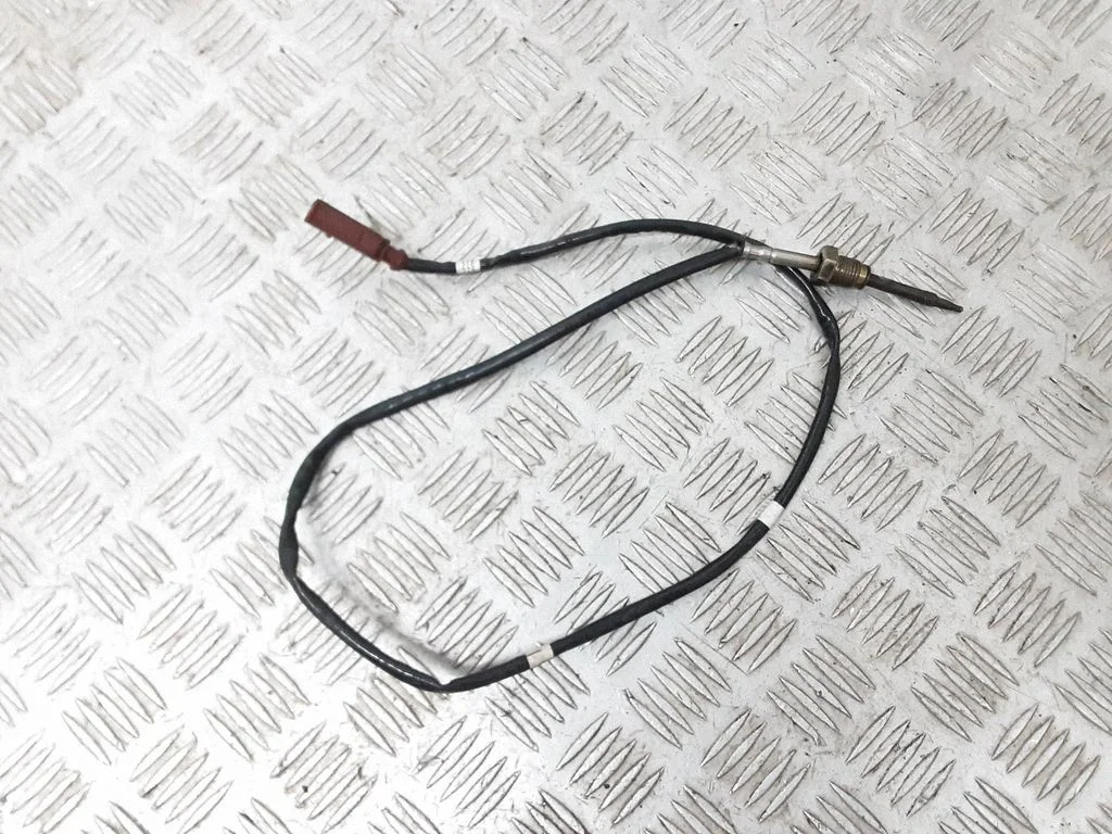 Exhaust gas temperature sensor – Volkswagen e-Golf (2014-)