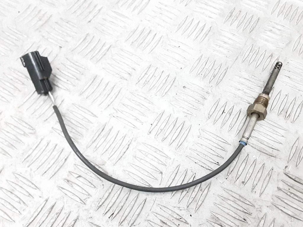Exhaust gas temperature sensor – Volvo V50 (2004-2007)