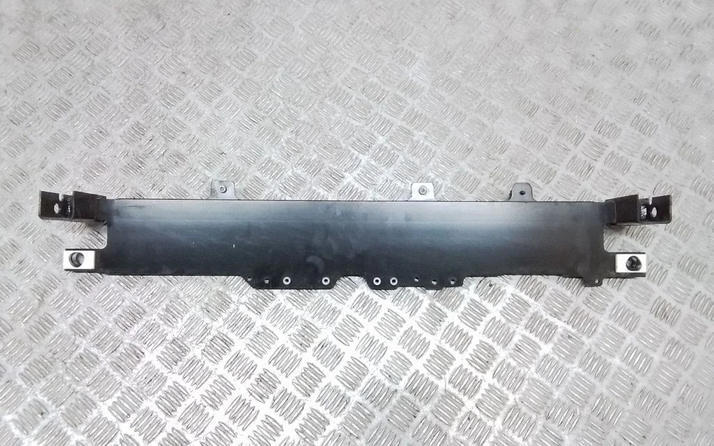 Radiatoru paneļa augšējā daļa 6863506