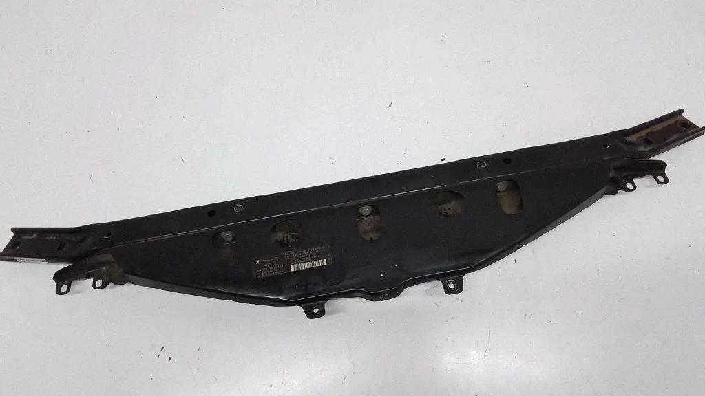 Top upper radiator support slam panel – BMW 7 Series F01 F02 F03 F04 (2008-2016)