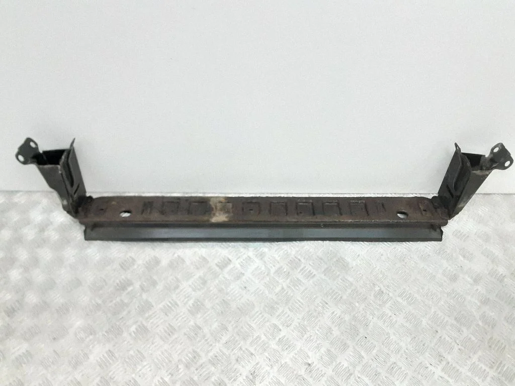 Bottom radiator support slam panel – Volvo V70 (2005-2008)