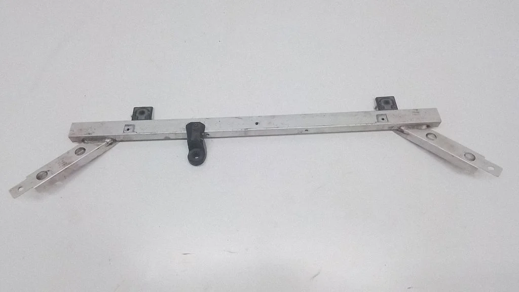 Bottom radiator support slam panel – Volvo S90, V90 (2016-)