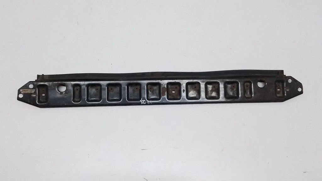 Bottom radiator support slam panel – Volvo XC60 (2009-2013)