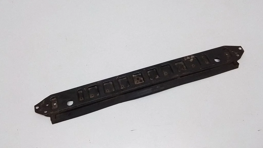Bottom radiator support slam panel – Volvo XC60 (2009-2013)