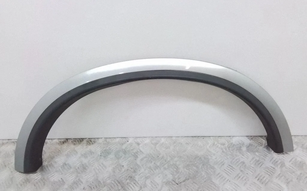 Fender trim (molding) 30779580