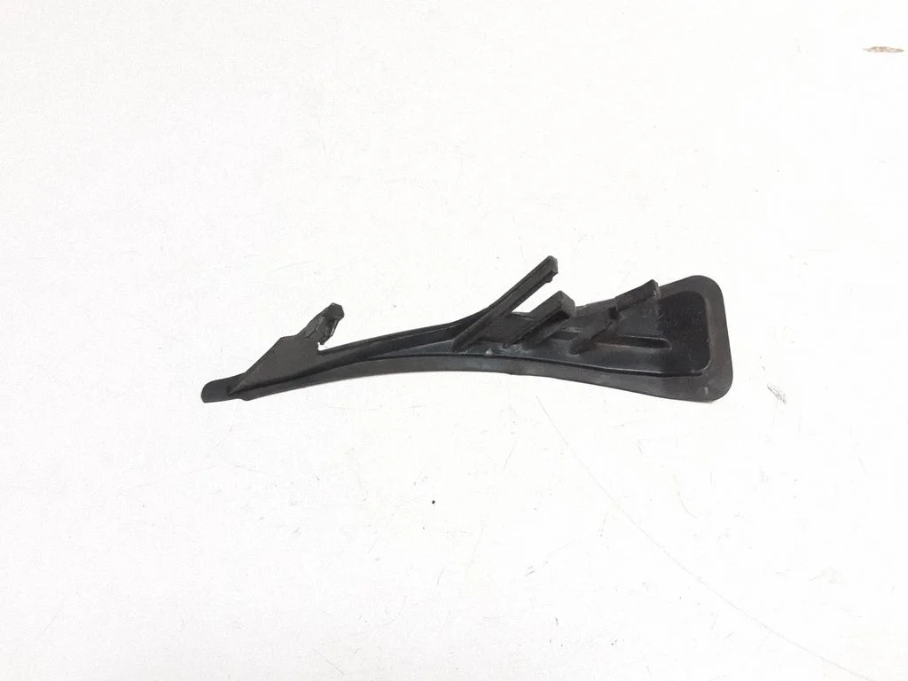 Fender trim (molding) – Volvo XC90 (2014-)
