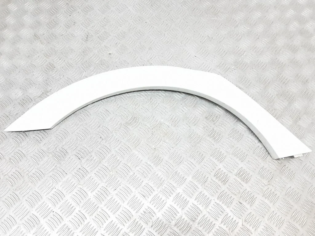 Poritiiva iluliist (molding) – Volvo S90, V90 (2016-)