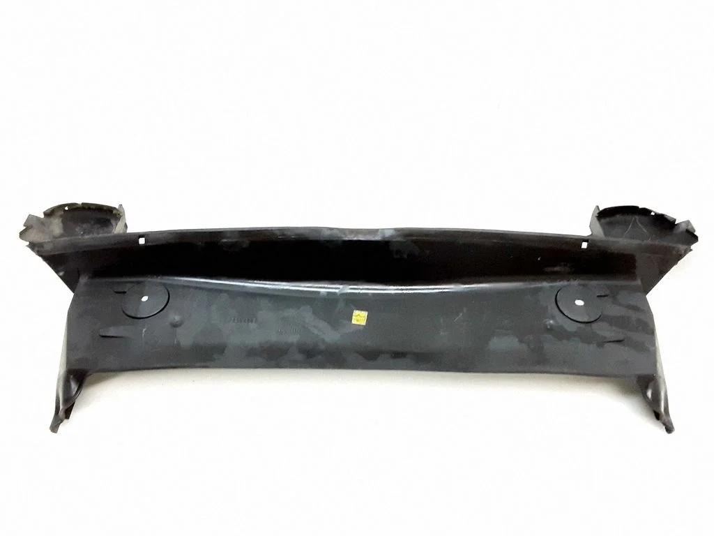 Bottom radiator support slam panel – Volvo V50 (2004-2007)
