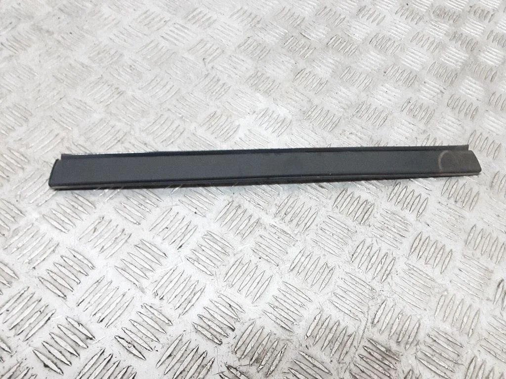 Katuse liist „molding" – parem