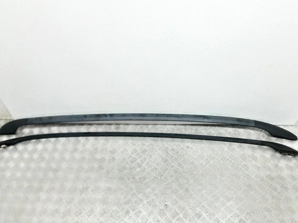 Roof bar rail – Volvo V50 (2004-2007)