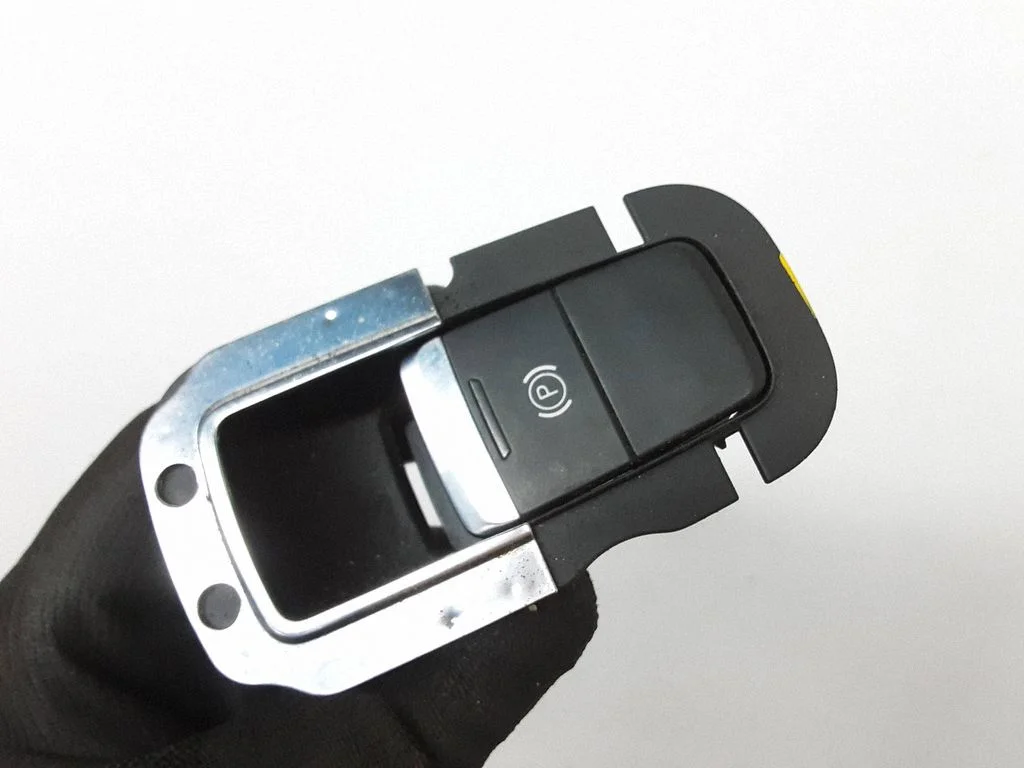 Hand parking brake switch – Audi A8 S8 D4 4H (2010-2016)