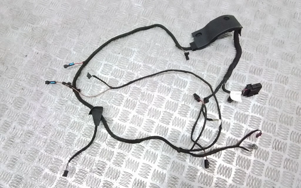 Pakiruumiluugi juhtmestik – BMW i3 (2013-)