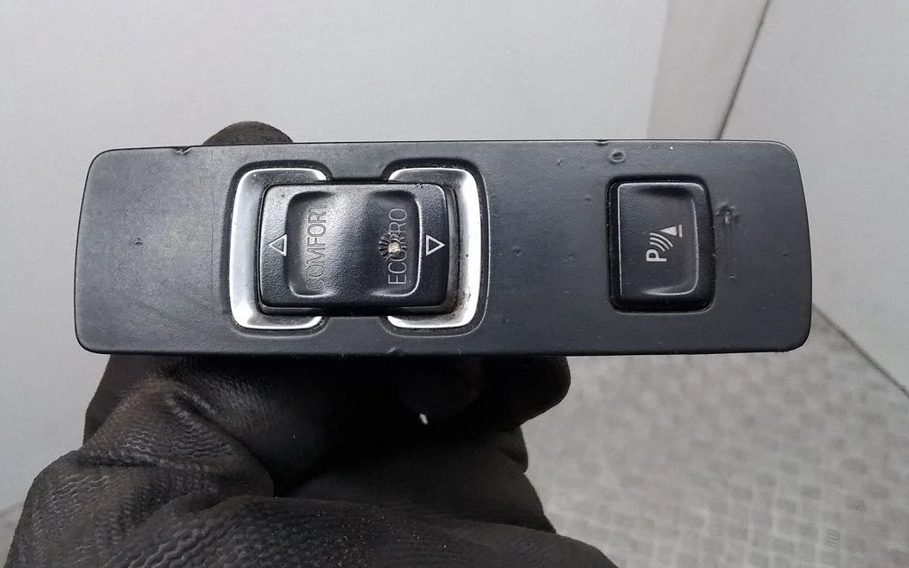 Parking (PDC) sensor switch – BMW i3 (2013-)