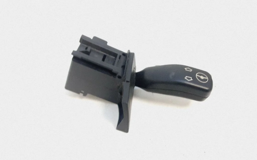 Steering wheel adjustment handle/lever – BMW X5 E53 (1999-2006)