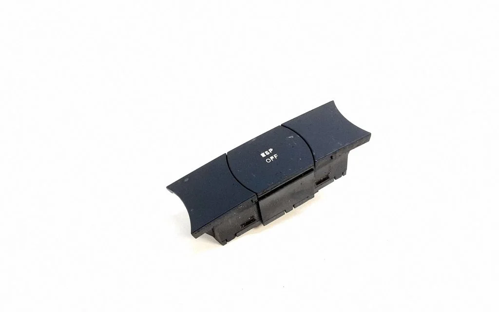 ESP (stability program) switch – Volkswagen Touareg I (2002-2010)