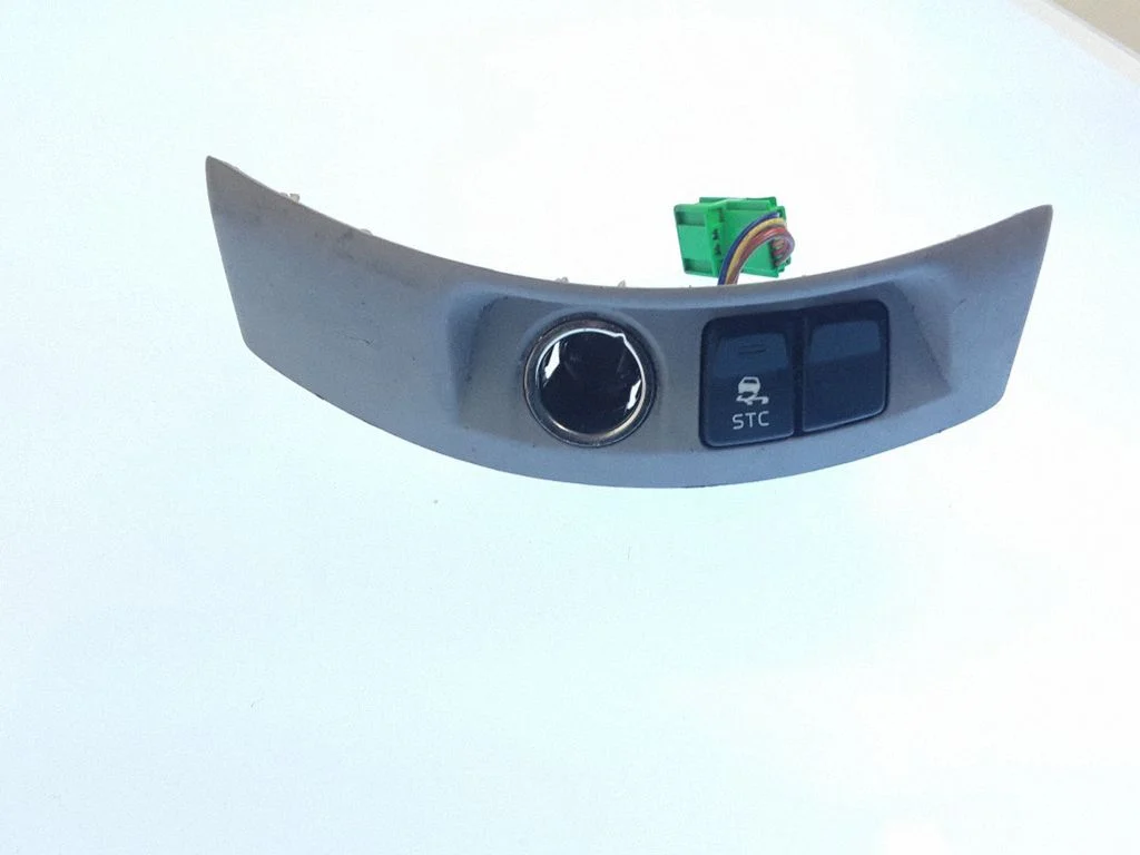 ESP (stability program) switch – Volvo V50 (2004-2007)