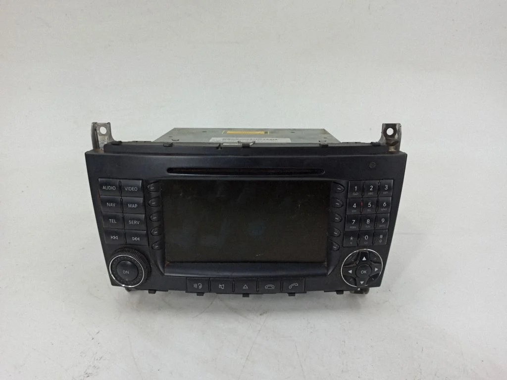 Radio/CD/DVD/GPS head unit A2038270062