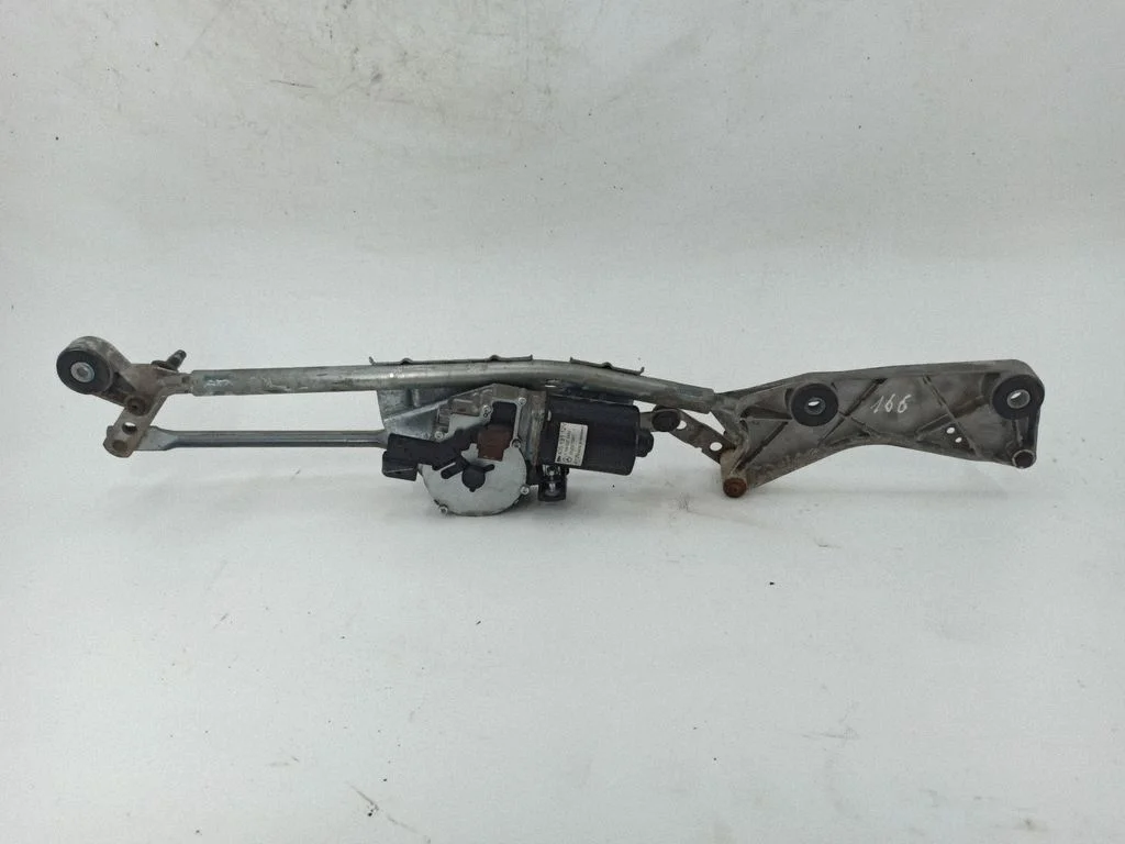 Front wiper linkage and motor – Mercedes-Benz ML-Class W166 (2012-2017)