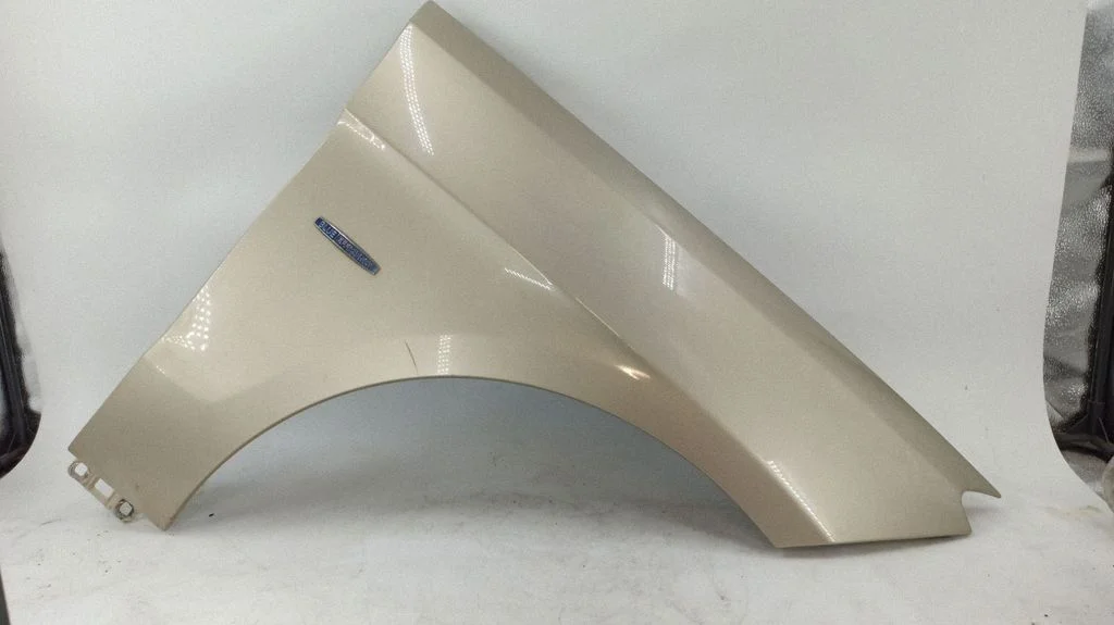 Fender – front right