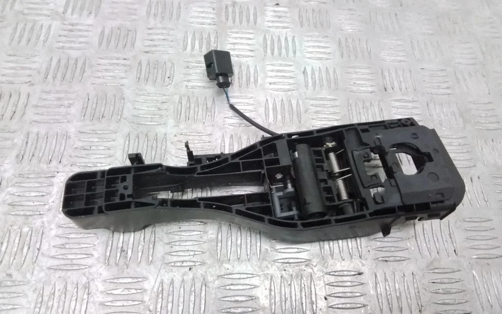 Rear door exterior handle/bracket – Porsche Macan (95B) (2014-2018)