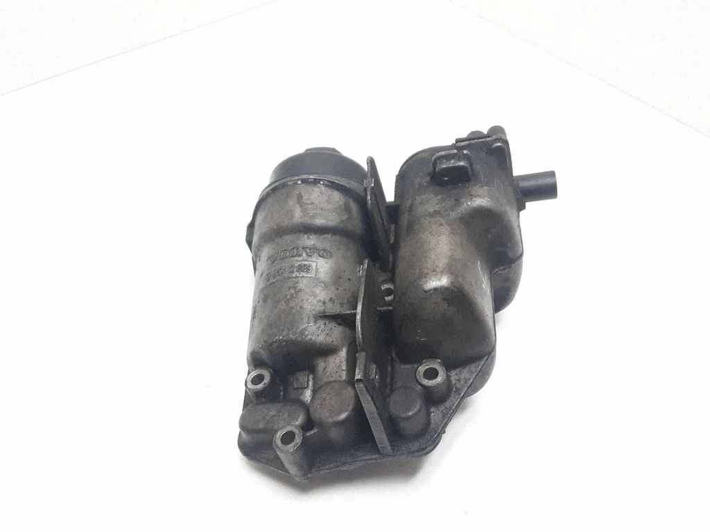 Oil filter cover – Volvo V70 (2005-2008)