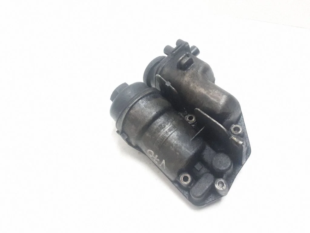 Oil filter cover – Volvo V70 (2005-2008)