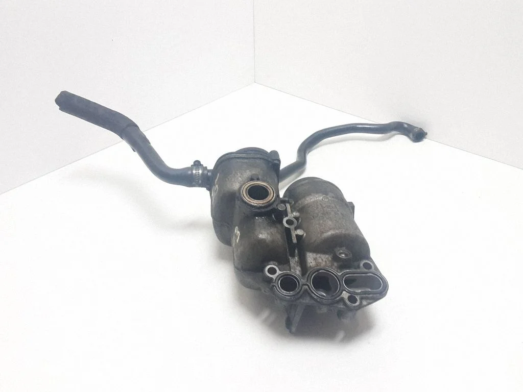 Oil filter cover – Volvo XC90 (2003-2006)