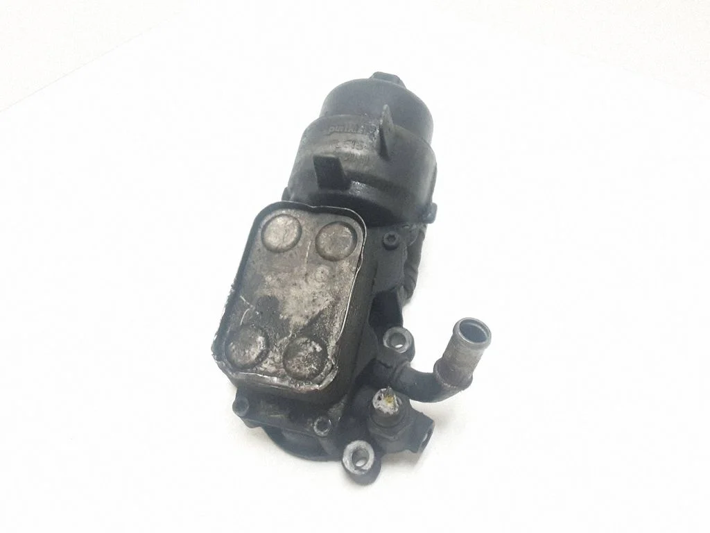 Oil filter cover – Volvo V50 (2004-2007)
