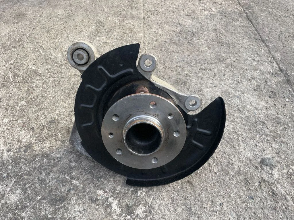 Rear wheel hub 441615MZ1A