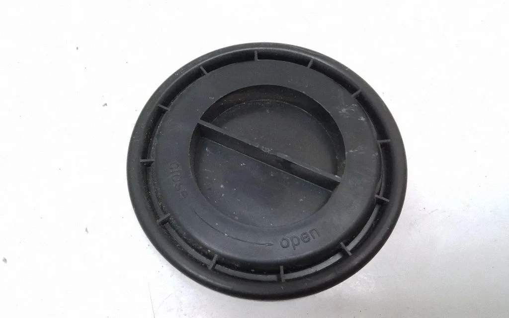 Headlight/headlamp dust cover 1305219