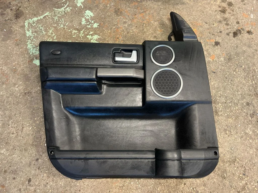 Front door card panel trim DDC500051