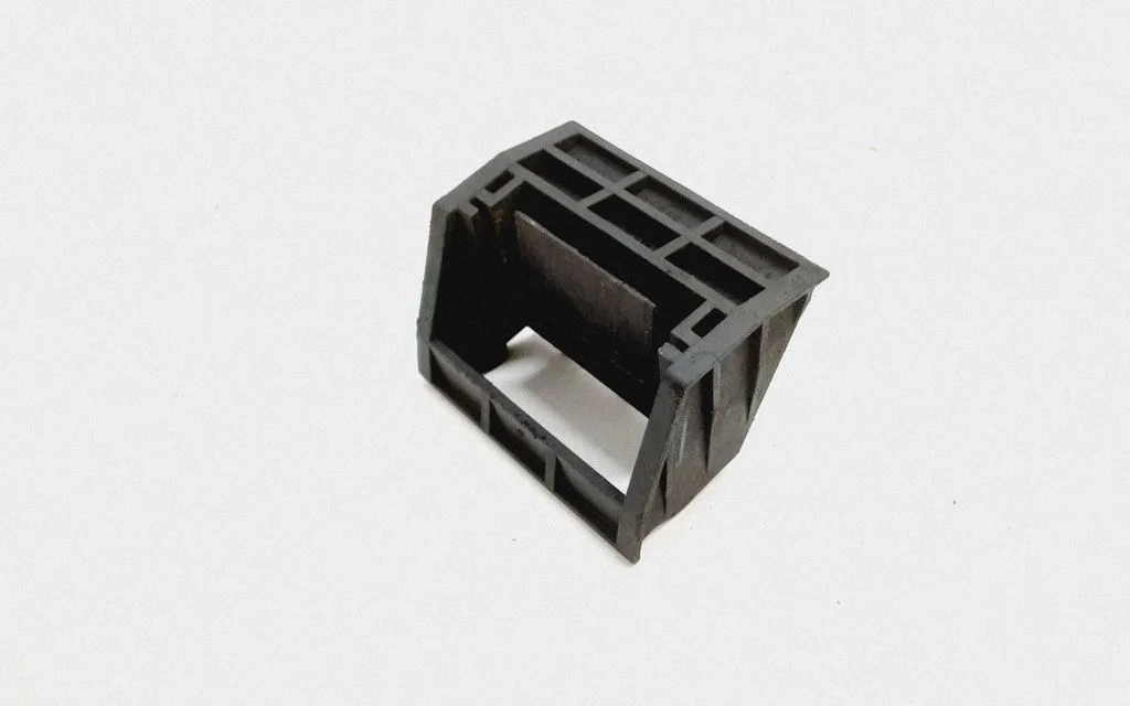 Radiator mount bracket 7533537