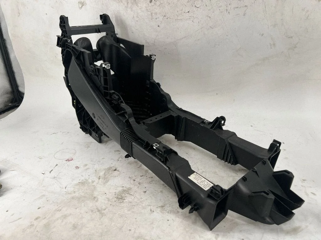 Other center console (tunnel) element FJC500012