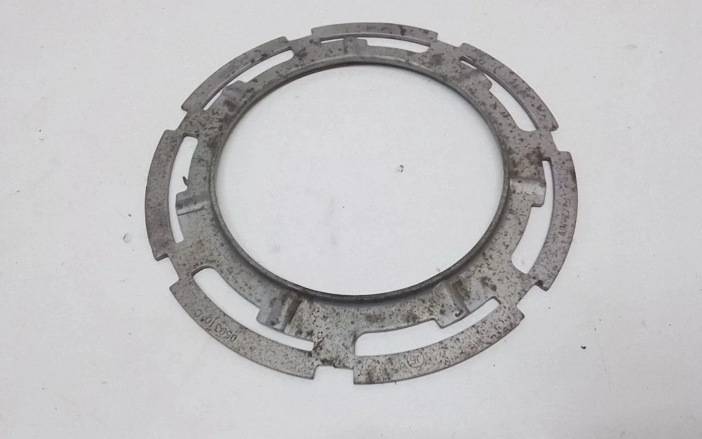 Kütusepumba (paagis) lukustusmutter – BMW 7-seeria F01 F02 F03 F04 (2008-2016)