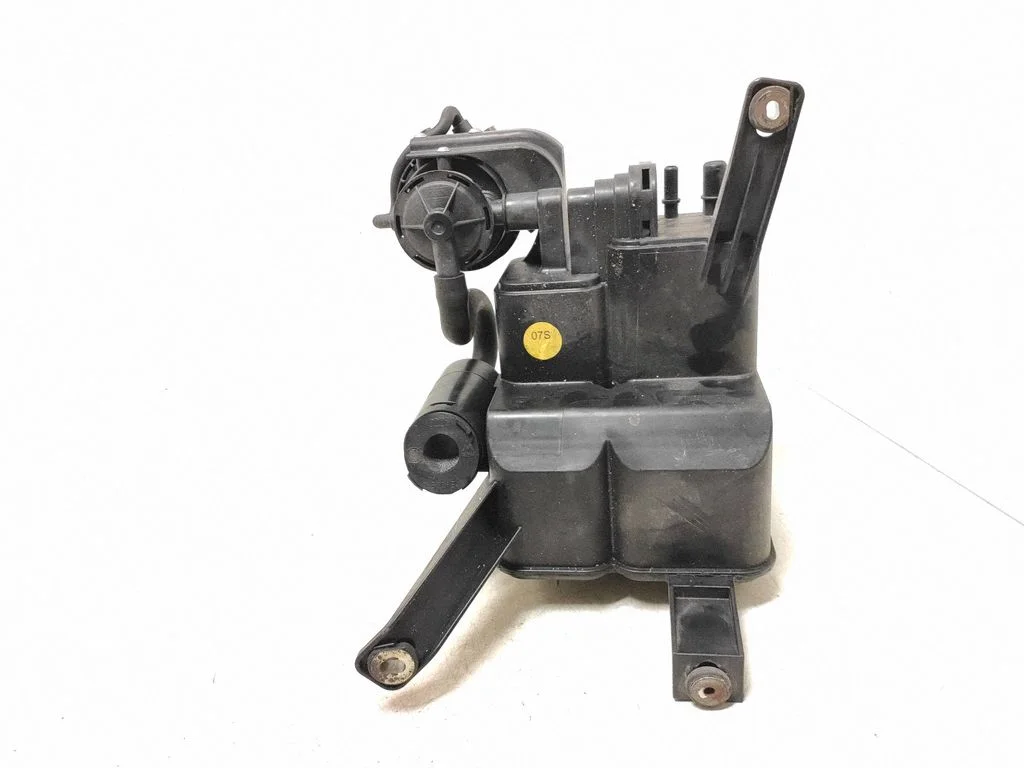 Active carbon filter fuel vapour canister 7L8201801