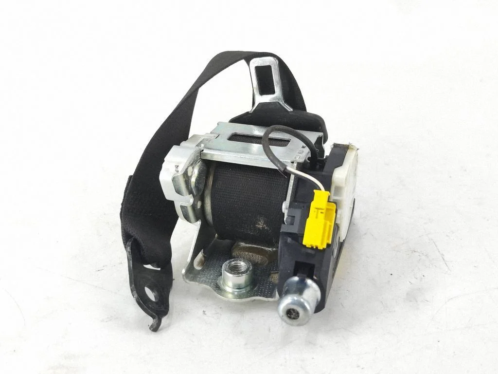 Rear seatbelt – Mercedes-Benz C-Class AMG W204 (2007-2014)