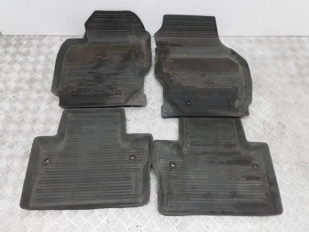 Car floor mat set – Volvo V70 (2005-2008)