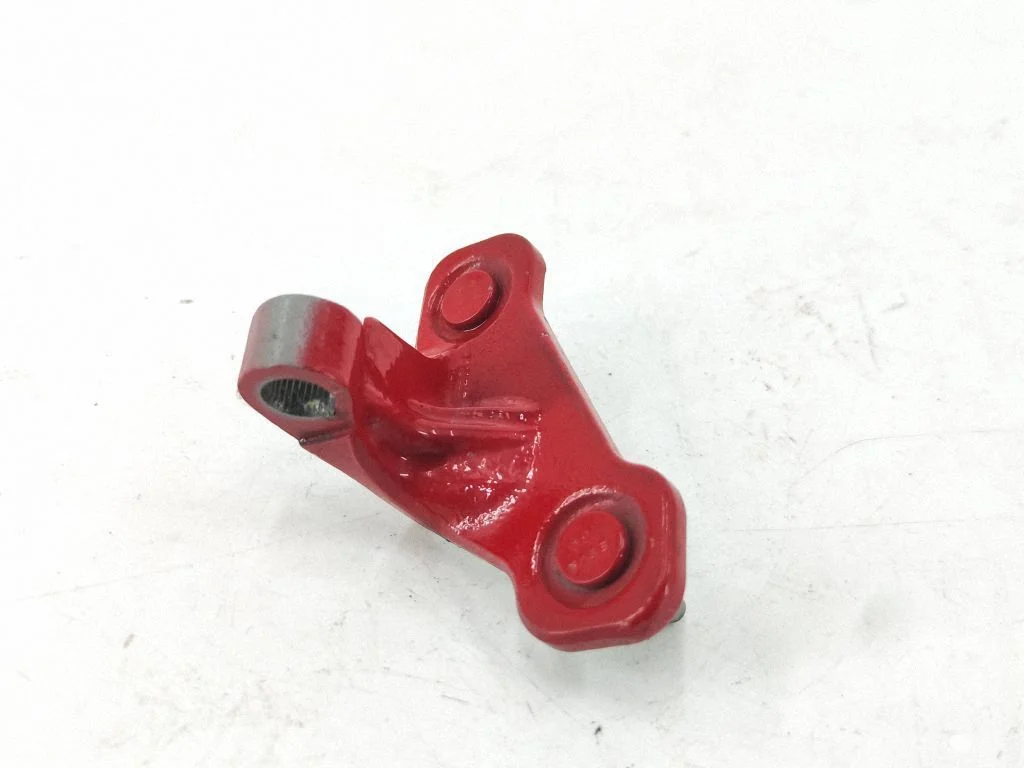 Front door lower hinge – Mercedes-Benz C-Class AMG W204 (2007-2014)