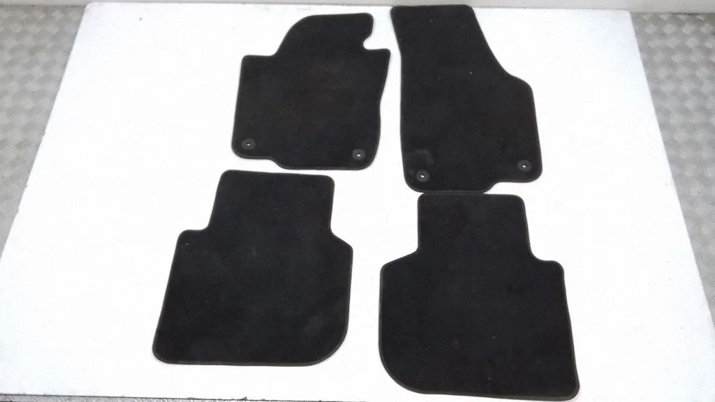 Car floor mat set – Volkswagen Passat CC (2008-2016)
