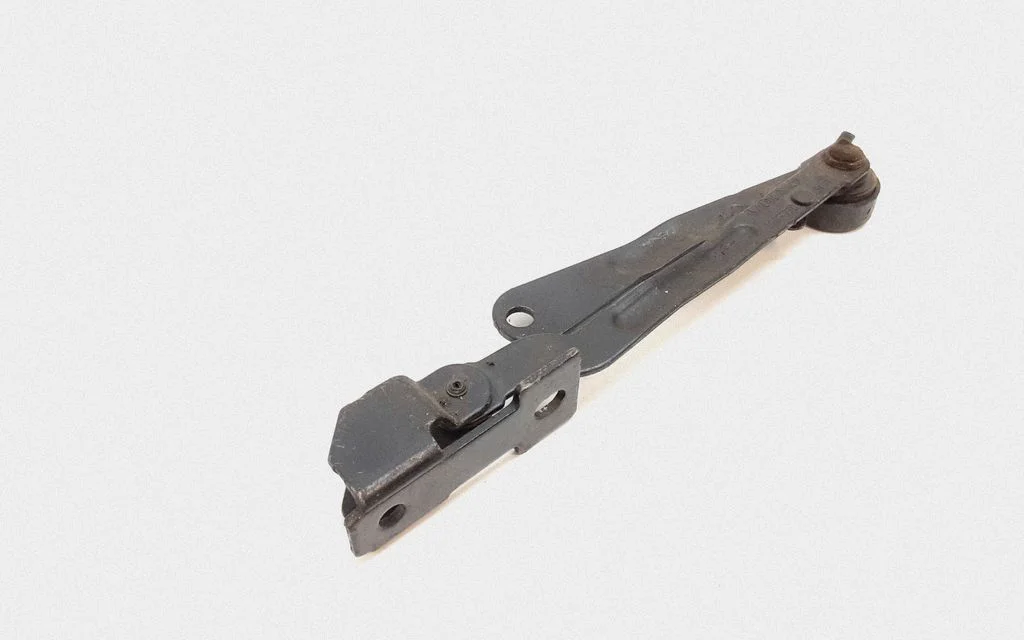 Tailgate check strap stopper – Volvo XC90 (2007-2014)